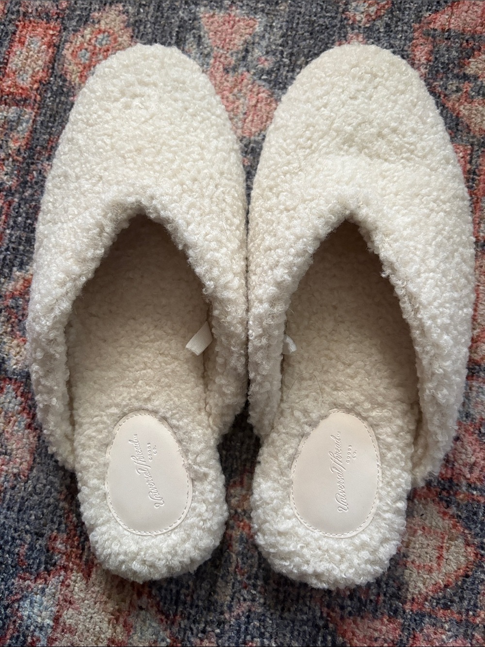 Universal Thread Cream Faux-Sherpa Slip-On Women's Slippers size 10